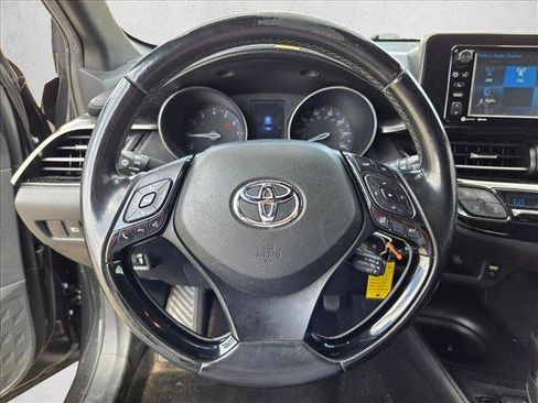 Used 2018 Toyota C-HR XLE image 11