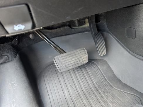 Used 2023 GMC Yukon SLT image 27