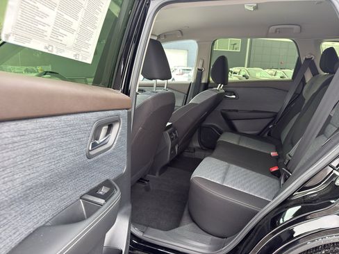 Certified 2023 Nissan Rogue SV image 28