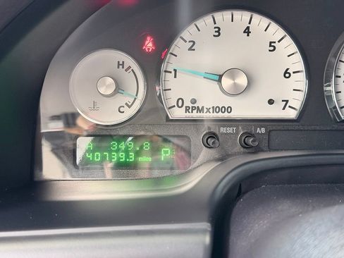 Used 2004 Ford Thunderbird RWD image 27