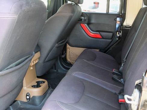 Used 2014 Jeep Wrangler Unlimited Sahara AWD/4WD image 13