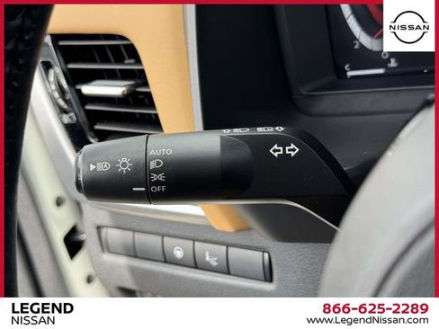 Used 2023 Nissan Rogue Platinum w/ Platinum Premium Package AWD/4WD image 25