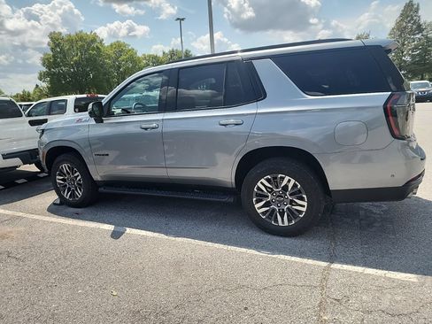 Used 2025 Chevrolet Tahoe Z71 w/ Comfort Package AWD/4WD image 8
