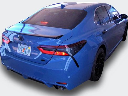 Used 2023 Toyota Camry SE image 3