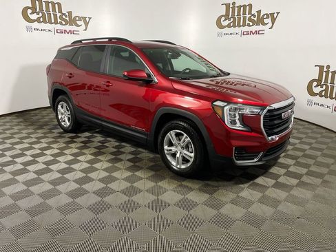 Used 2023 GMC Terrain SLE w/ Driver Convenience Package FWD image 1