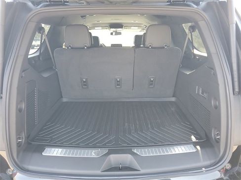 Used 2024 Chevrolet Suburban Z71 w/ Luxury Package image 31