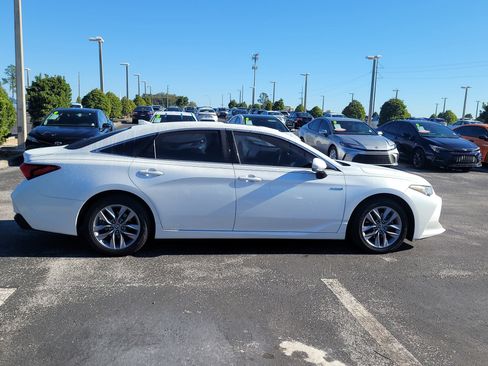 Used 2019 Toyota Avalon XLE image 8
