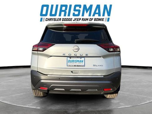 Used 2023 Nissan Rogue SL w/ SL Premium Package image 4
