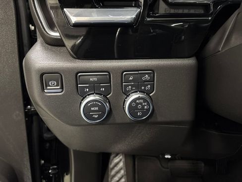 Used 2024 GMC Sierra 1500 SLT w/ SLT Convenience Package AWD/4WD image 29