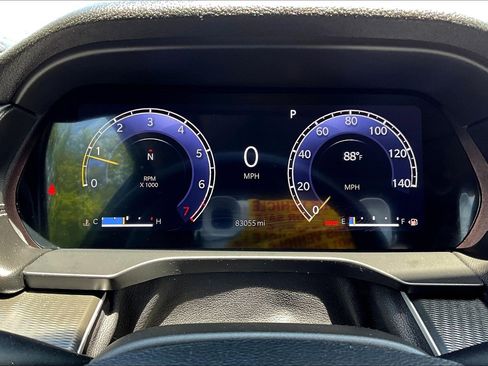 Used 2023 Jeep Grand Cherokee L Laredo w/ Luxury Tech Group I AWD/4WD image 8