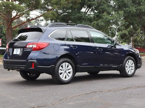 Used 2018 Subaru Outback 2.5i Premium AWD/4WD image 5