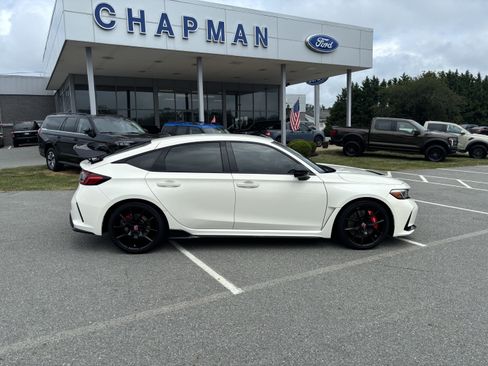 Used 2024 Honda Civic Type R image 5