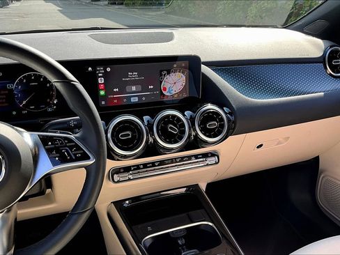 Certified 2025 Mercedes-Benz GLA 250 4MATIC image 6