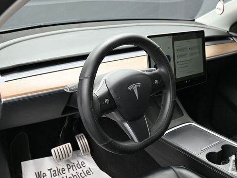 Used 2022 Tesla Model Y Performance image 19