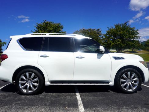 Used 2011 INFINITI QX56 4WD w/ Deluxe Touring Pkg image 8