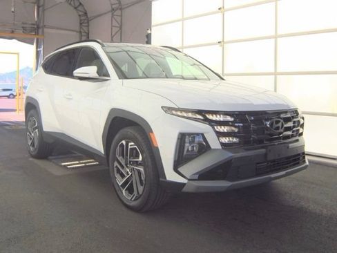 Used 2025 Hyundai Tucson Limited AWD/4WD image 4