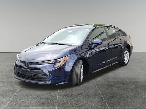 Certified 2023 Toyota Corolla LE FWD image 3