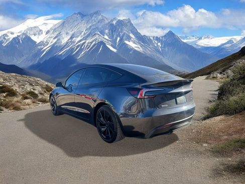 Used 2024 Tesla Model 3 Performance image 3