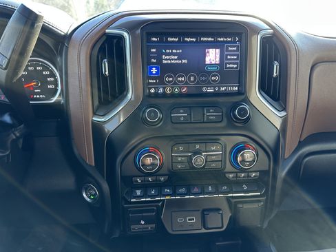 Used 2021 Chevrolet Silverado 2500 High Country w/ Z71 Off-Road Package image 13