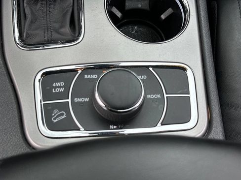 Used 2020 Jeep Grand Cherokee Limited AWD/4WD image 51