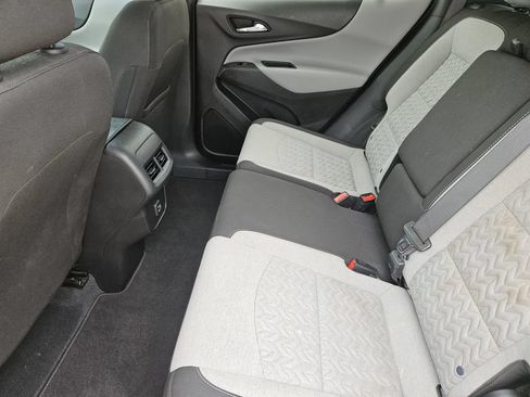 Used 2022 Chevrolet Equinox LS w/ LS Convenience Package FWD image 29