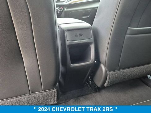 Used 2024 Chevrolet Trax RS w/ Sunroof Package FWD image 29
