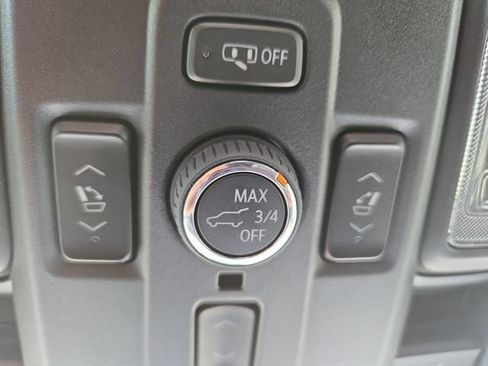 Used 2025 GMC Yukon Denali Ultimate w/ LPO, Floor Liner Package AWD/4WD image 36