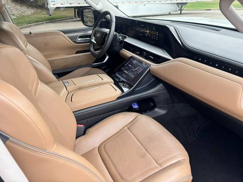Used 2025 INFINITI QX80 Luxe AWD/4WD image 13