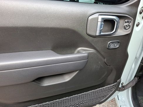 Certified 2024 Jeep Wrangler Sport S image 13