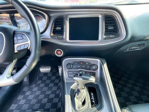 Used 2017 Dodge Challenger SRT Hellcat RWD image 12