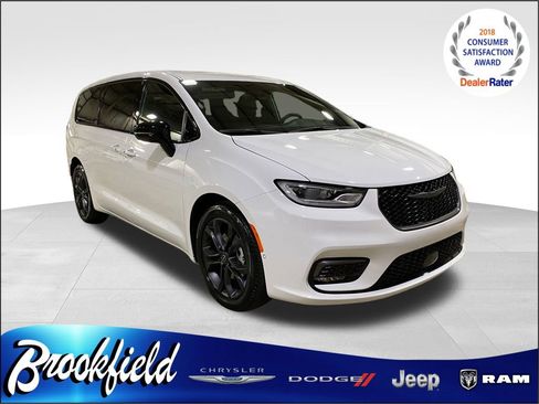 New 2026 Chrysler Pacifica Select image 1