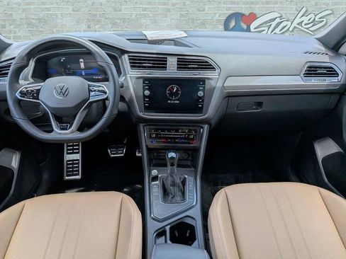 Certified 2023 Volkswagen Tiguan SE R-Line FWD image 15