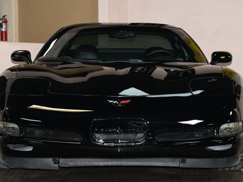 Used 2003 Chevrolet Corvette Z06 w/ Memory Package, 3 Drivers RWD image 1