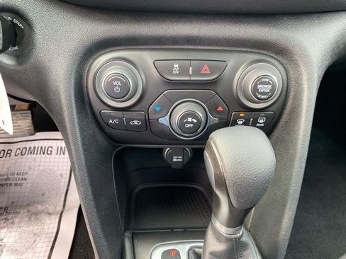 Used 2013 Dodge Dart SXT image 15