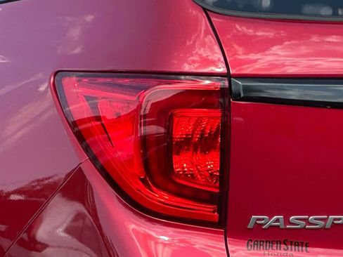Certified 2025 Honda Passport EX-L image 8
