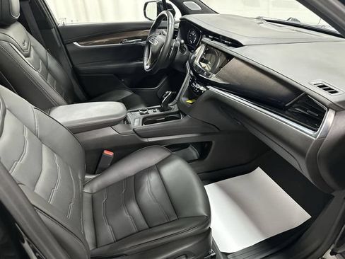 Certified 2025 Cadillac XT6 Sport w/ Platinum Package AWD/4WD image 19