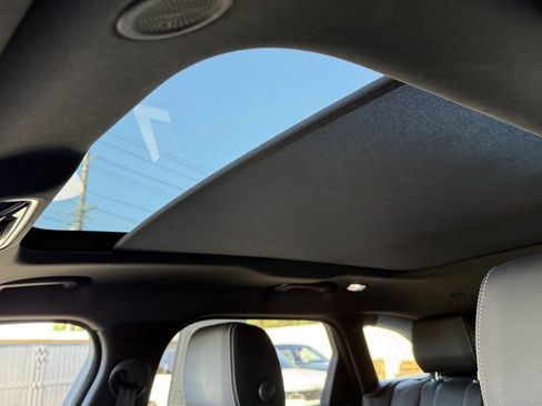 Used 2023 Land Rover Range Rover Velar R-Dynamic S image 18