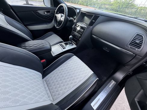 Used 2017 INFINITI QX70 2WD w/ Limited Package image 12