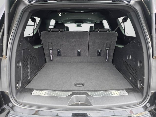 Used 2025 Chevrolet Suburban Z71 AWD/4WD image 15