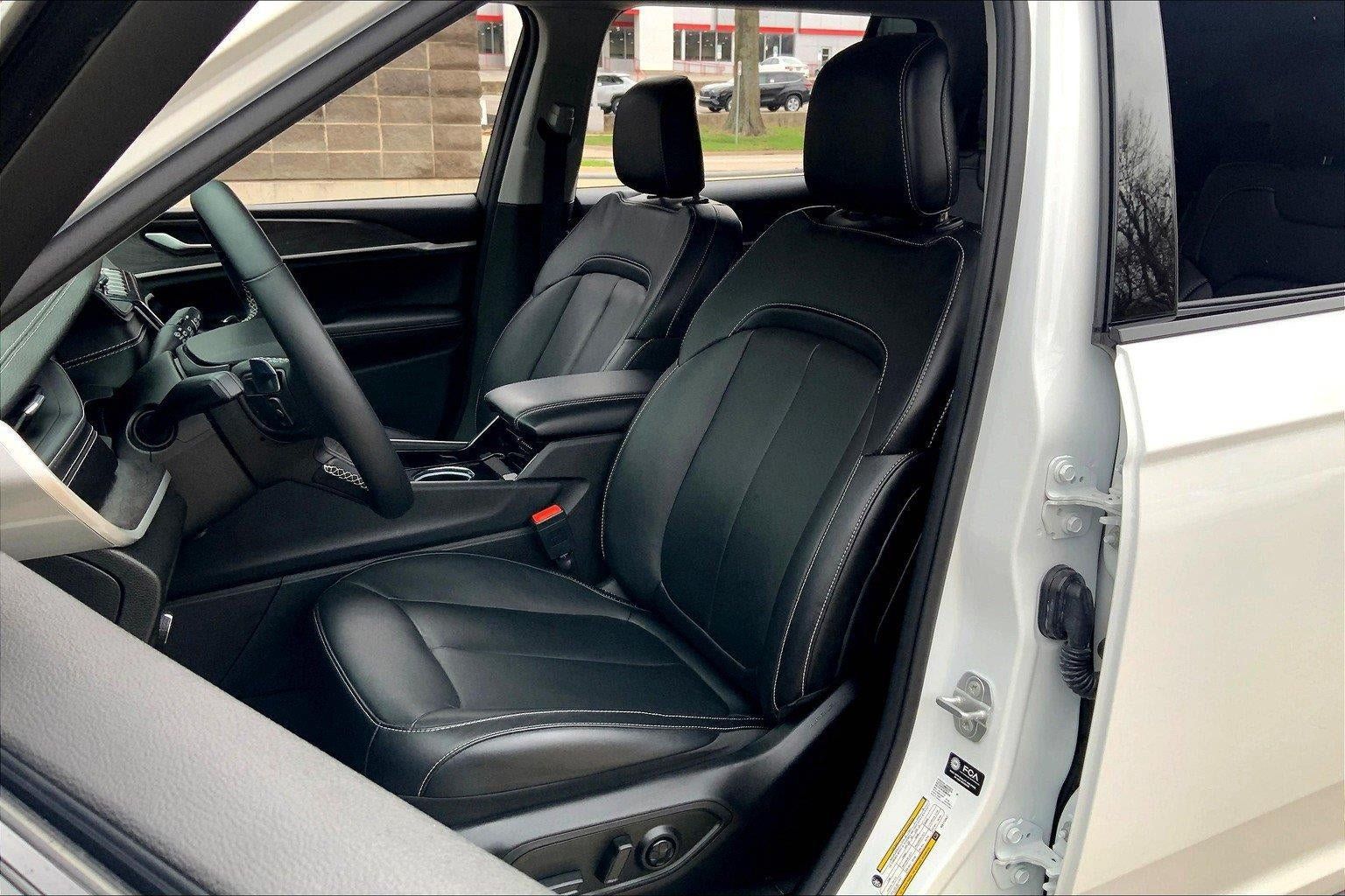 Used 2021 Jeep Grand Cherokee L Limited AWD/4WD image 23