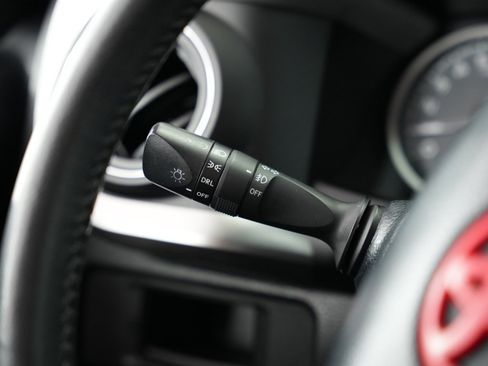 Used 2019 Toyota Tacoma SR5 image 16