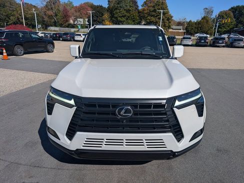 Used 2025 Lexus GX 550 w/ Accessory Package (Z1) image 9
