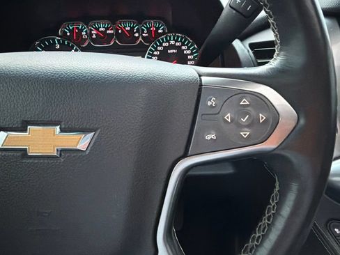 Used 2015 Chevrolet Suburban LTZ RWD image 5