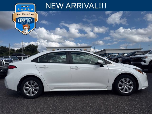 Used 2025 Toyota Corolla LE FWD image 1