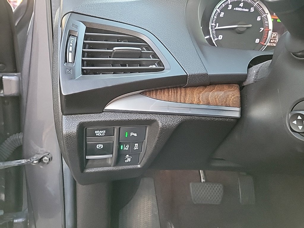 Used 2019 Acura MDX w/ Technology Package AWD/4WD image 11
