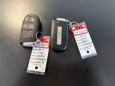 Used 2017 Jeep Grand Cherokee Summit w/ Platinum Series Group image 30