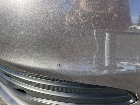 Used 2019 Chrysler Pacifica Touring image 3