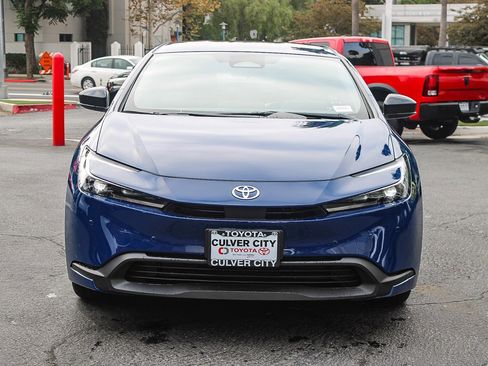 New 2026 Toyota Prius LE image 2