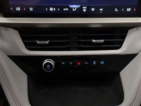 New 2025 Ford Explorer Active w/ Active Comfort Package image 10