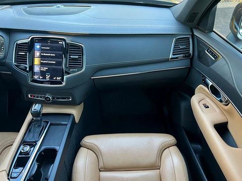 Used 2022 Volvo XC90 T6 Inscription w/ Advanced Package image 15